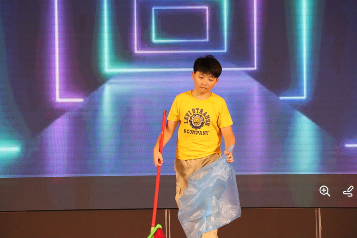 老師像清潔隊員