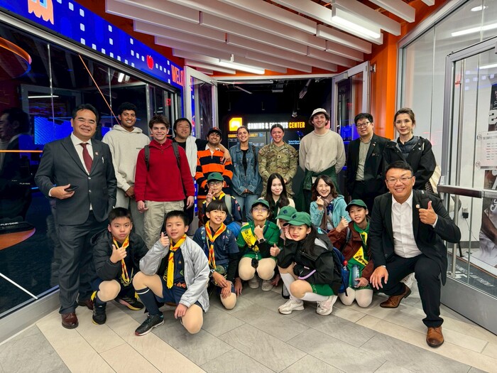 雪城大學教授和大學生熱情接待嘉大附小學生參觀SU校園_2025