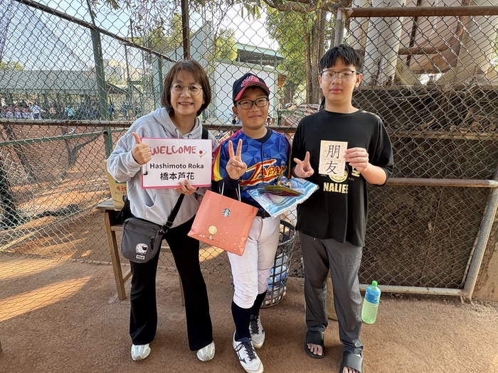 牛棚探班-送伴手禮