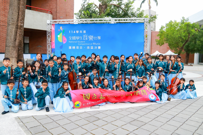 終於完成比賽了~