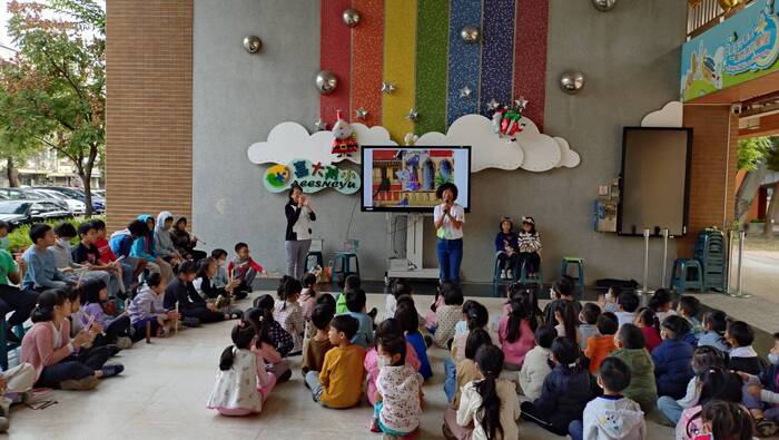 校慶雙語故事展演圖片