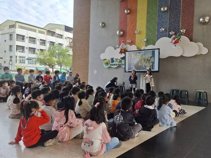 校慶雙語故事展演圖片