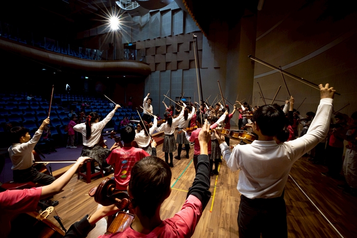 弦樂團參與公益音樂會演出