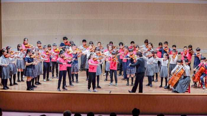 弦樂團參與公益音樂會演出