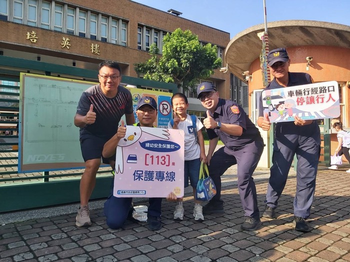 會長每天總是在校門口迎接大家