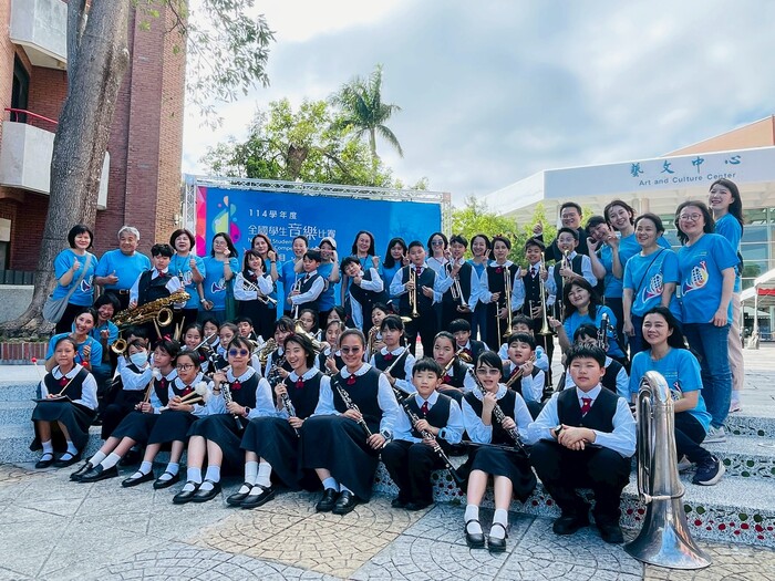 終於完成比賽了~