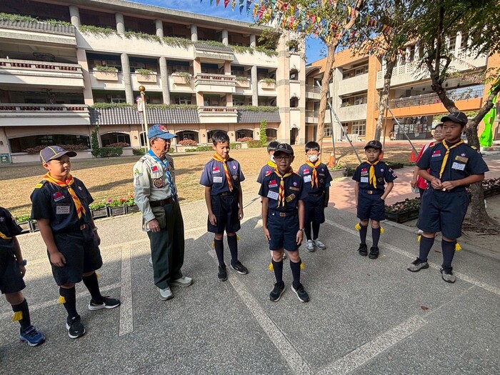 童軍團第二次團集會~在學習專注的活動中祝嘉大附小生日快樂!圖片