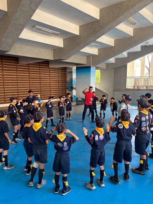 童軍團第二次團集會~在學習專注的活動中祝嘉大附小生日快樂!圖片