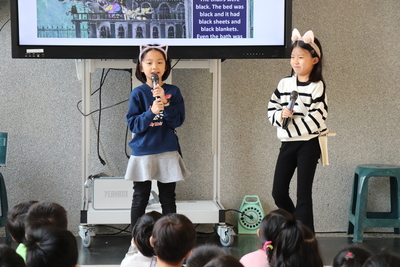 兩位可愛的雙語說書人