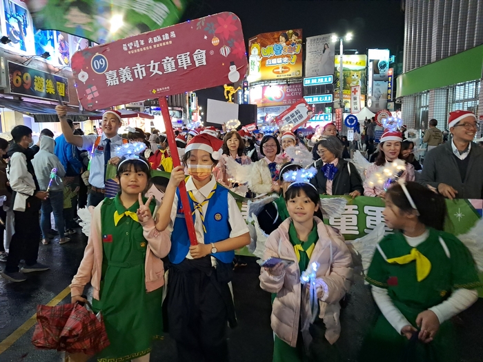 耶誕平安踩街 傳遞愛與祝福