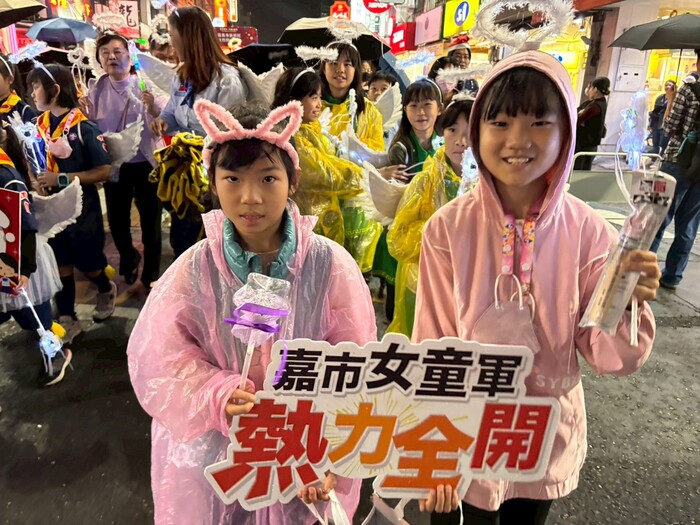 耶誕平安踩街 傳遞愛與祝福